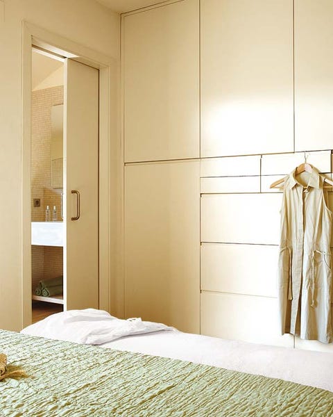 Room, Textile, Bed, Floor, Interior design, Wall, Linens, Flooring, Clothes hanger, Bedroom, 