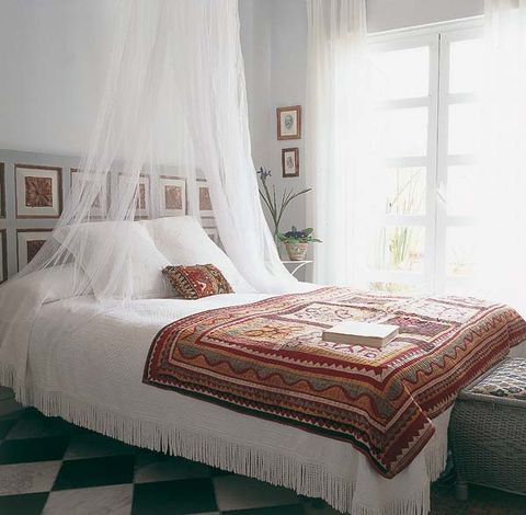 Room, Interior design, Bed, Property, Textile, Bedding, Bedroom, Linens, Floor, Bed sheet, 