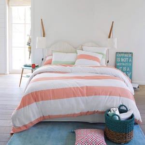 Bedroom, Bed, Bed sheet, Bedding, Furniture, Bed frame, Room, Turquoise, Textile, Duvet, 