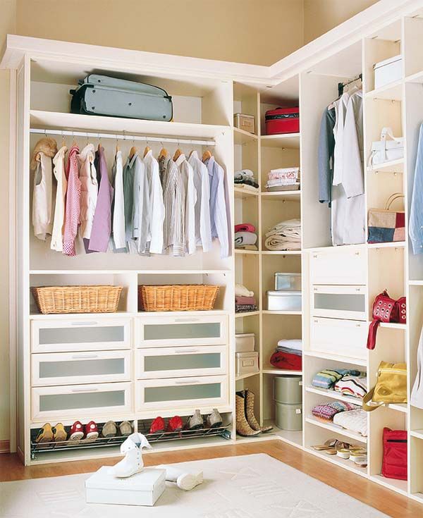 Distribución de armarios: ¿cómo organizar la ropa para tenerla ordenada?   Interiores de armarios, Diseño de armario para dormitorio, Interior armario  empotrado