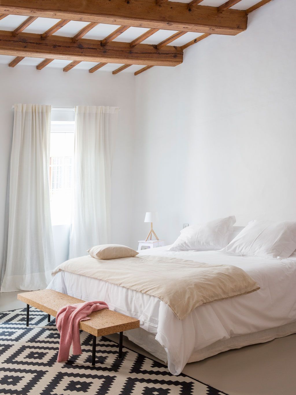 Bedroom, Bed, Furniture, Room, Bed sheet, Property, Bed frame, Interior design, Wall, Floor, 