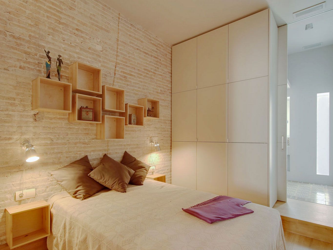 Room, Interior design, Furniture, Bedroom, Property, Bed, Wall, Building, House, Floor, 