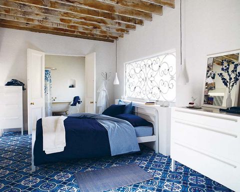 dormitorio en blanco y azul