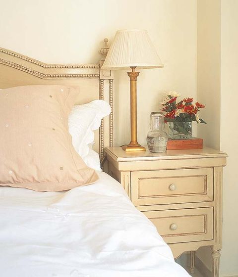Room, Bed, Textile, Bedding, Interior design, Chest of drawers, Wall, Drawer, Furniture, Linens, 