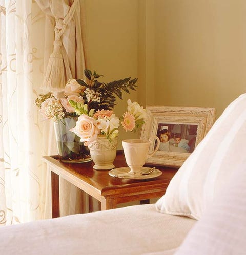 Room, Interior design, Flower, Petal, Interior design, Bouquet, Vase, Linens, Flower Arranging, Peach, 