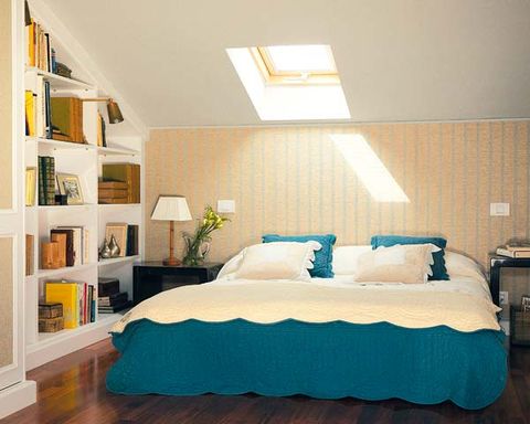 Bed, Room, Lighting, Interior design, Floor, Property, Bedding, Bedroom, Textile, Bed sheet, 