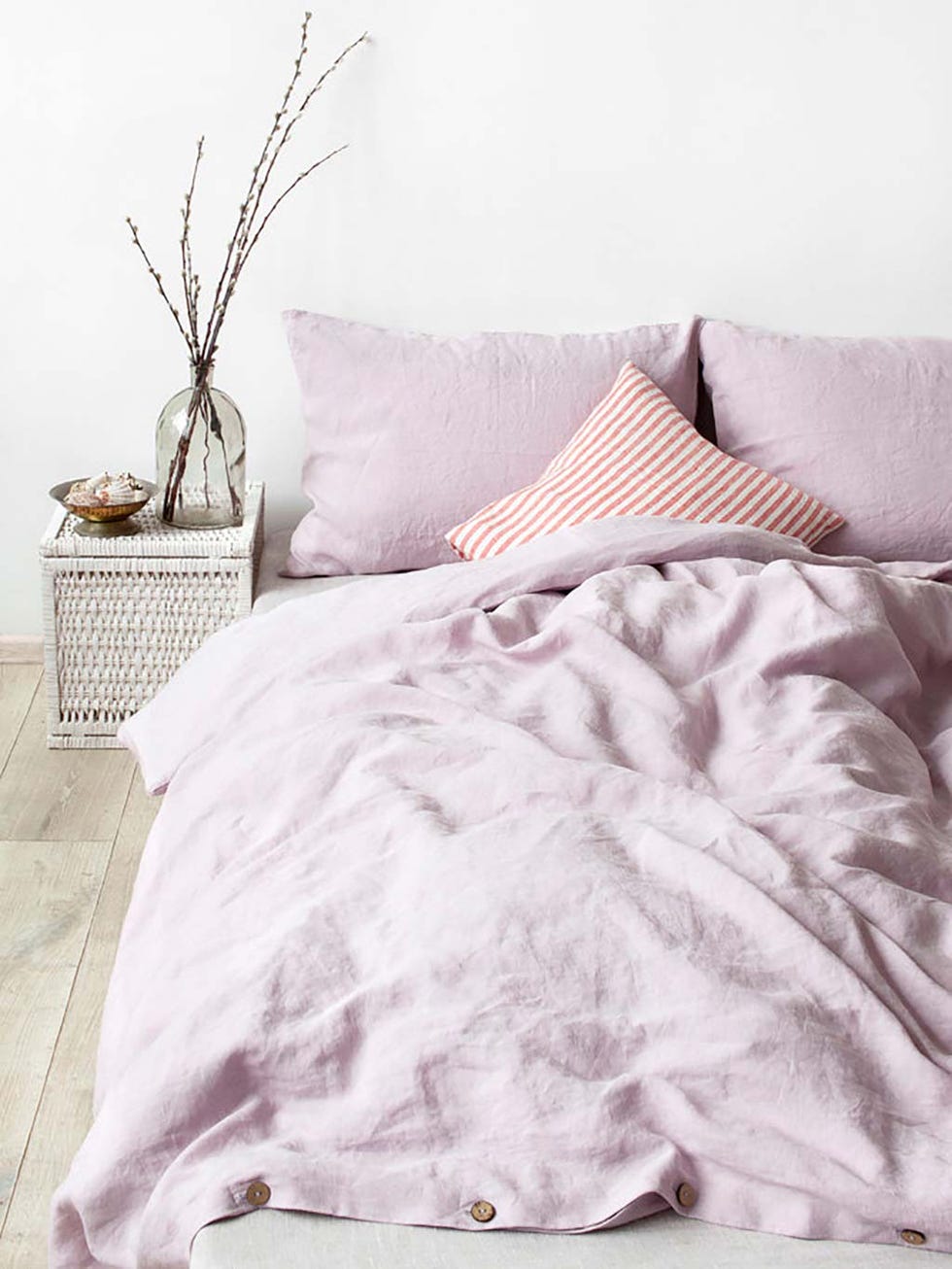 Bed sheet, Bedding, Furniture, Duvet cover, Bed, Pink, Textile, Bedroom, Purple, Duvet, 