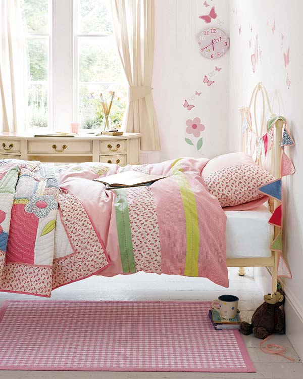 Room, Interior design, Textile, Pink, Bedding, Linens, Wall, Floor, Interior design, Bed sheet, 