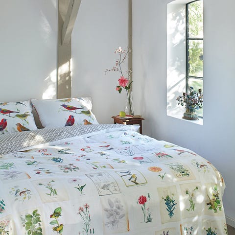 Bed, Room, Interior design, Bedding, Bedroom, Textile, Bed sheet, Wall, Linens, Furniture, 