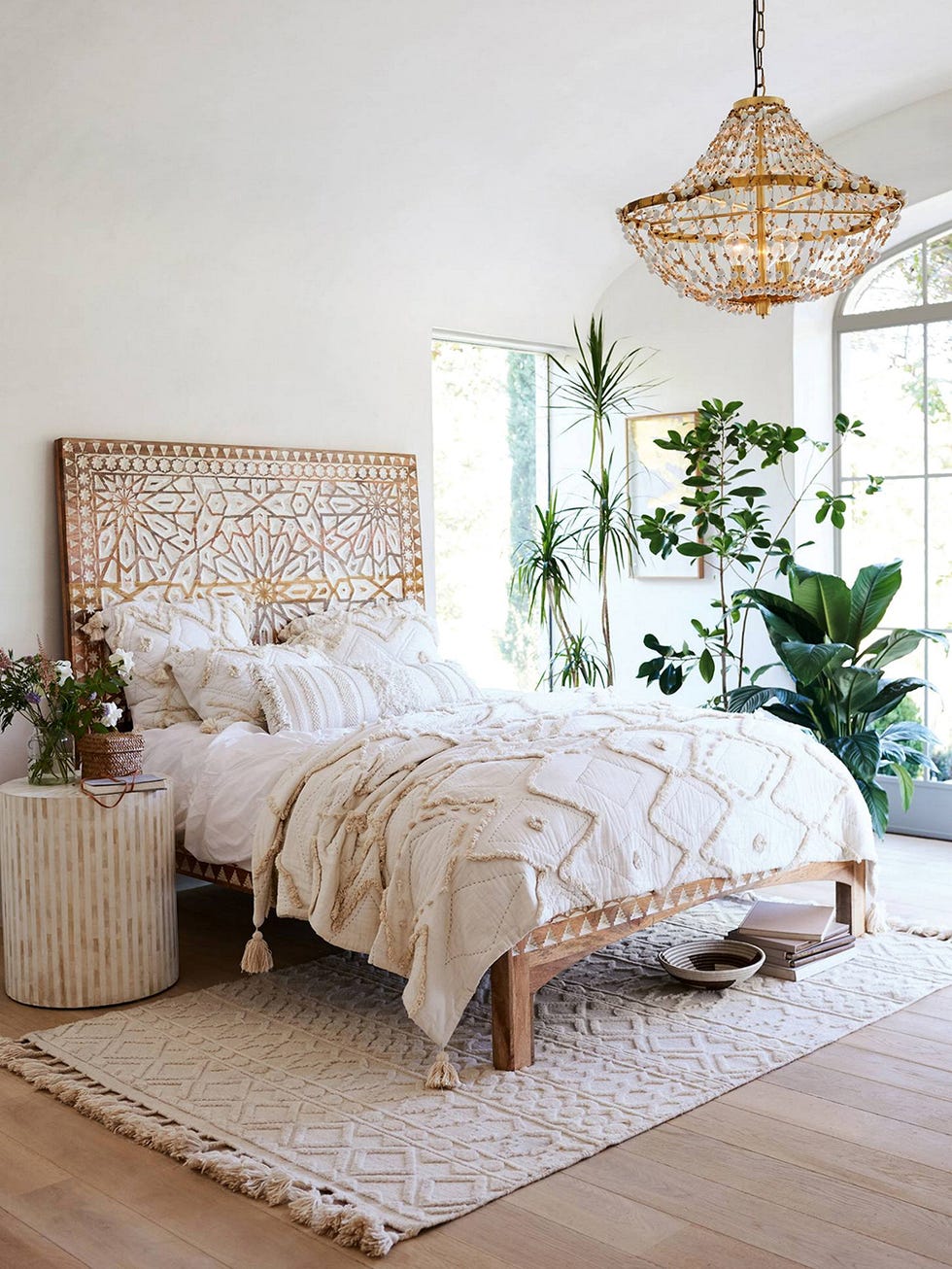 Bedroom, Bed, Furniture, Room, Bed frame, Bedding, Bed sheet, Interior design, Nightstand, Wall, 