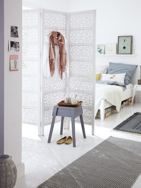 Floor, Room, Interior design, Textile, Furniture, Flooring, Wall, Interior design, Linens, Clothes hanger, 