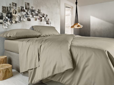 Lighting, Interior design, Room, Property, Bedding, Textile, Bed sheet, Bedroom, Floor, Wall, 