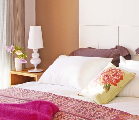 Room, Interior design, Bedding, Textile, Bedroom, Bed sheet, Wall, Bed, Linens, Furniture, 
