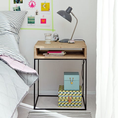 Lamp, Interior design, Office equipment, Linens, Office supplies, Bedroom, Bedding, Bed sheet, Pillow, Curtain, 