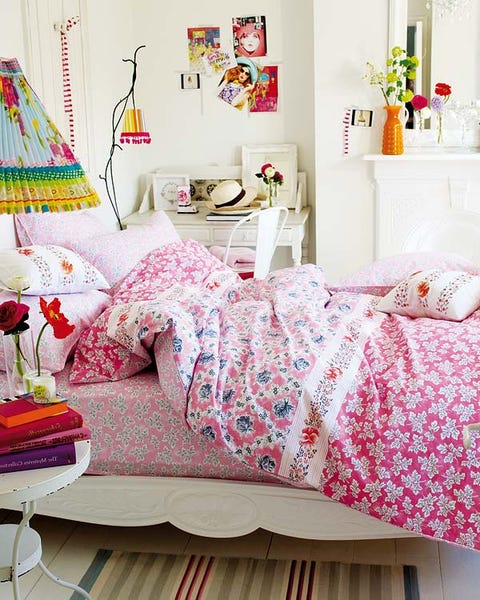 Room, Interior design, Textile, Pink, Furniture, Linens, Magenta, Bedroom, Home, Bedding, 