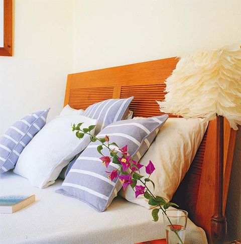 Room, Bedding, Interior design, Textile, Wall, Throw pillow, Linens, Pillow, Bed sheet, Bedroom, 