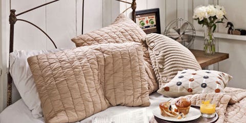 Dormitorio acogedor: desayuno en la cama Dormitorio acogedor: desayuno en la cama