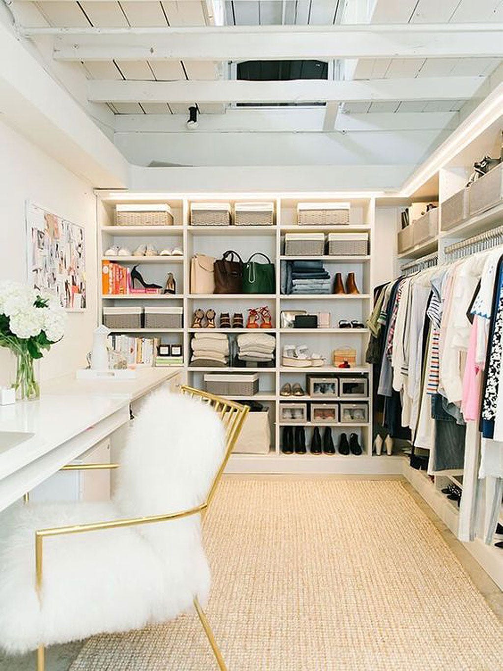 vestidor con tocador blanco