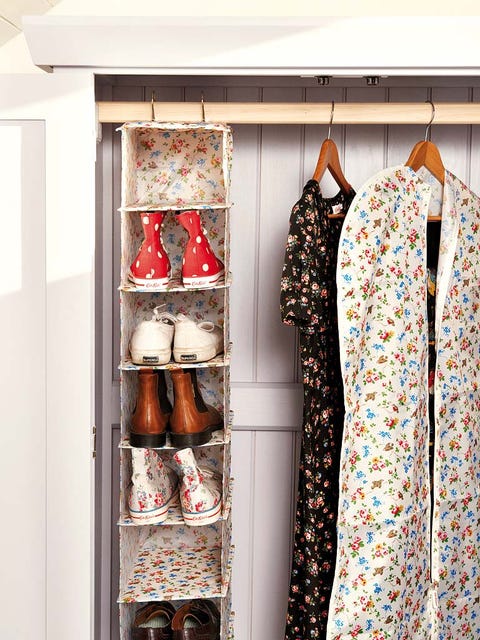 Collar, Shelving, Clothes hanger, Shelf, Retail, Collection, Home accessories, Display case, Peach, Cupboard, 