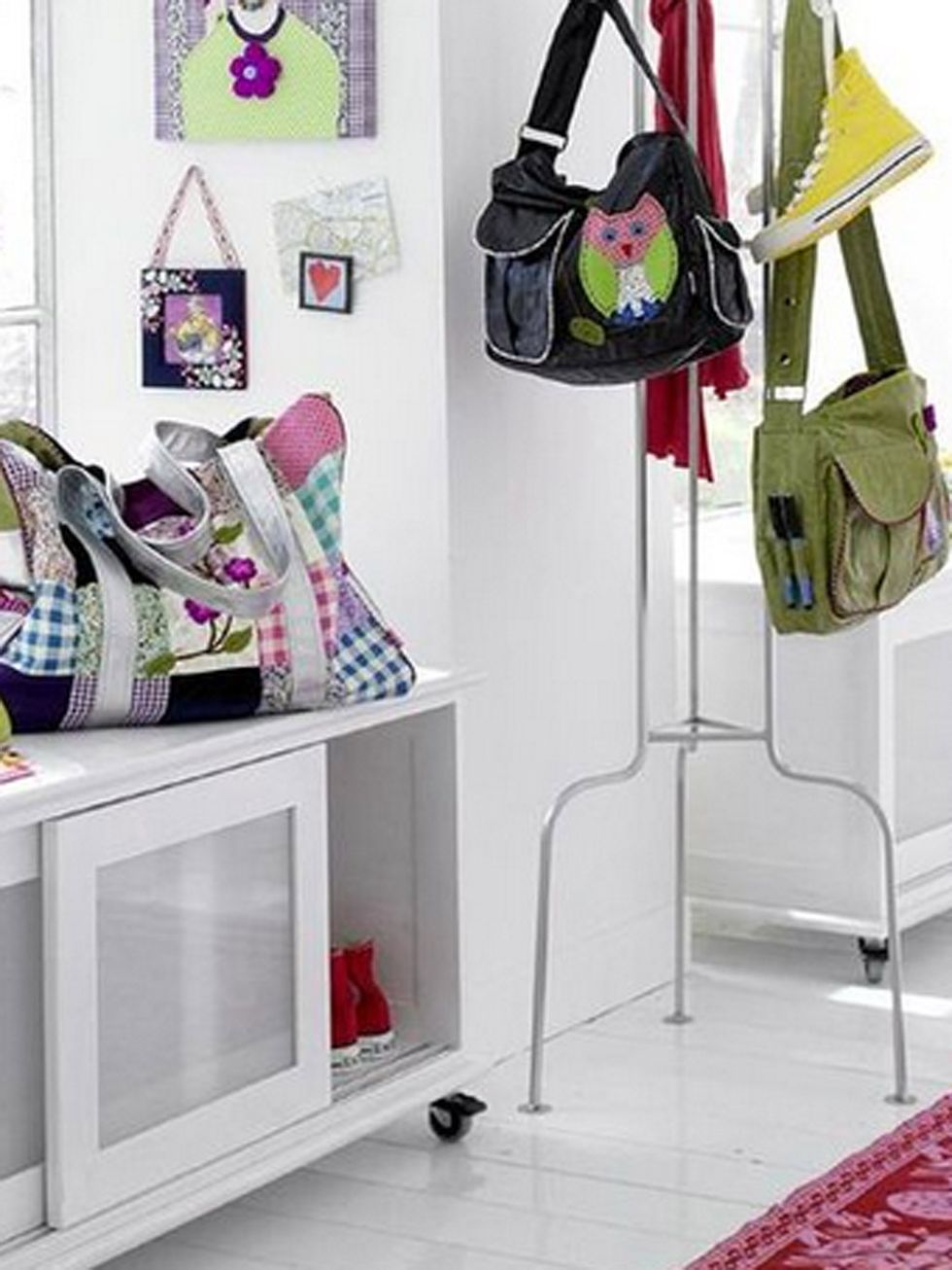 10 ideas de Guardar ganchos de ropa  decoración de unas, almacenaje de  bolsos, organización de bolso