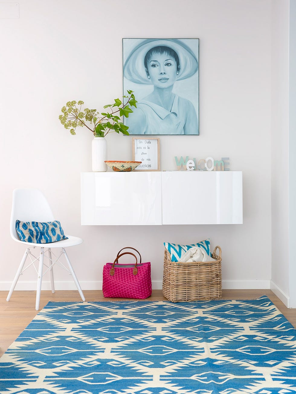Blue, Room, Floor, Flooring, Wall, Teal, Aqua, Turquoise, Home accessories, Linens, 