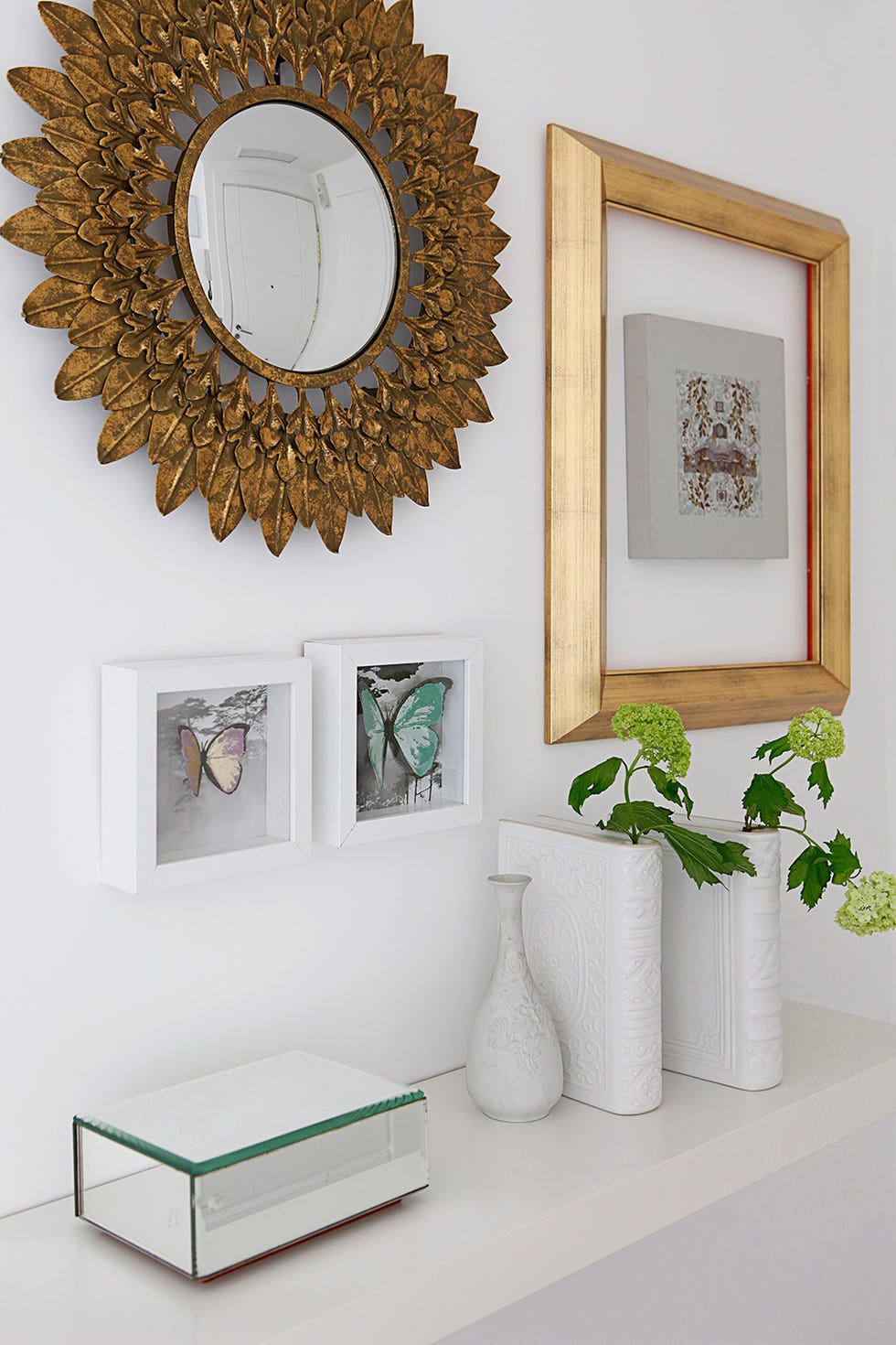 Mirror, Shelf, Wall, Room, Picture frame, Interior design, Furniture, Table, House, Bathroom, 