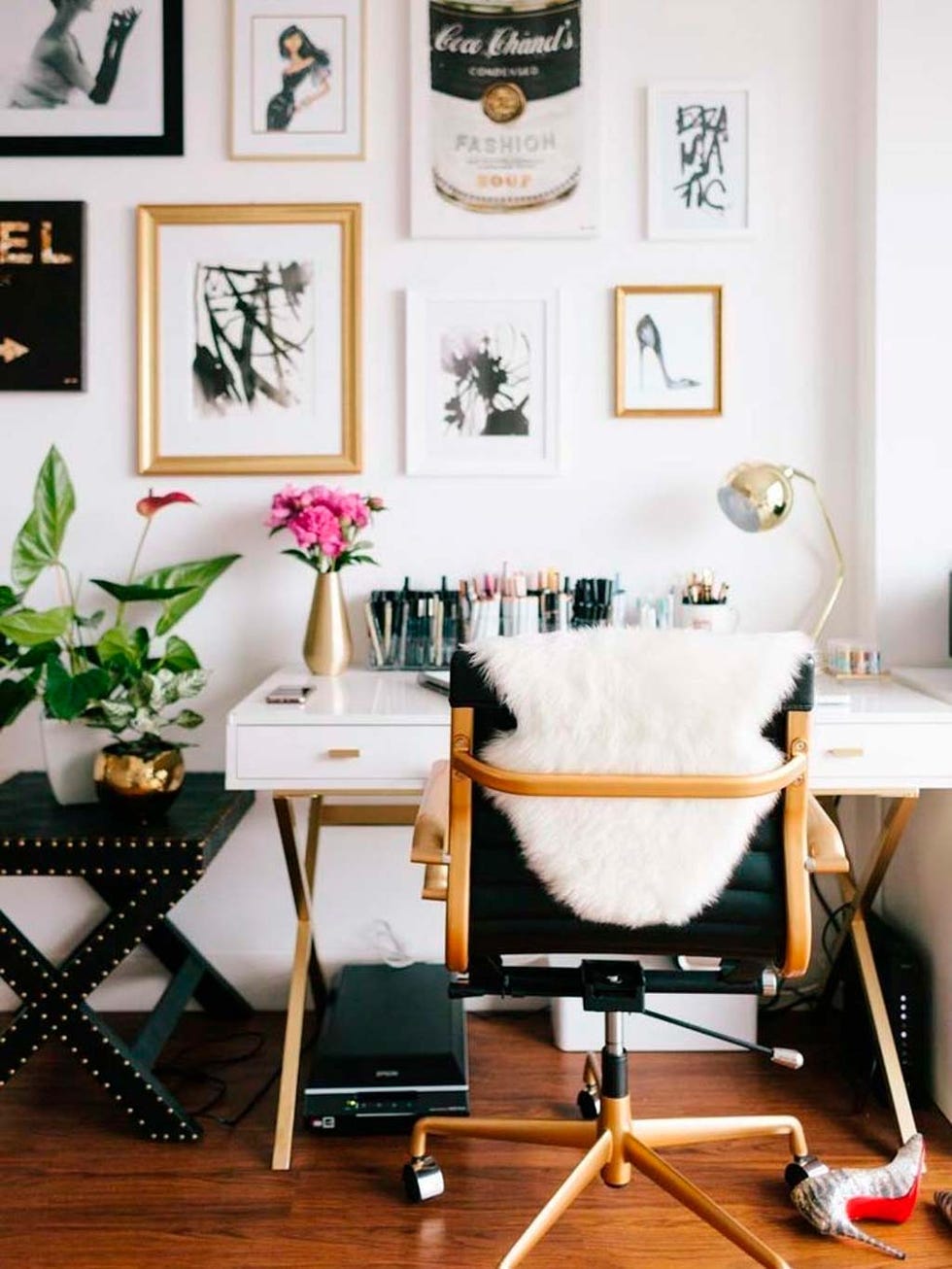 Room, Furniture, Interior design, Living room, Table, Desk, Office, Office chair, Home, Black-and-white, 