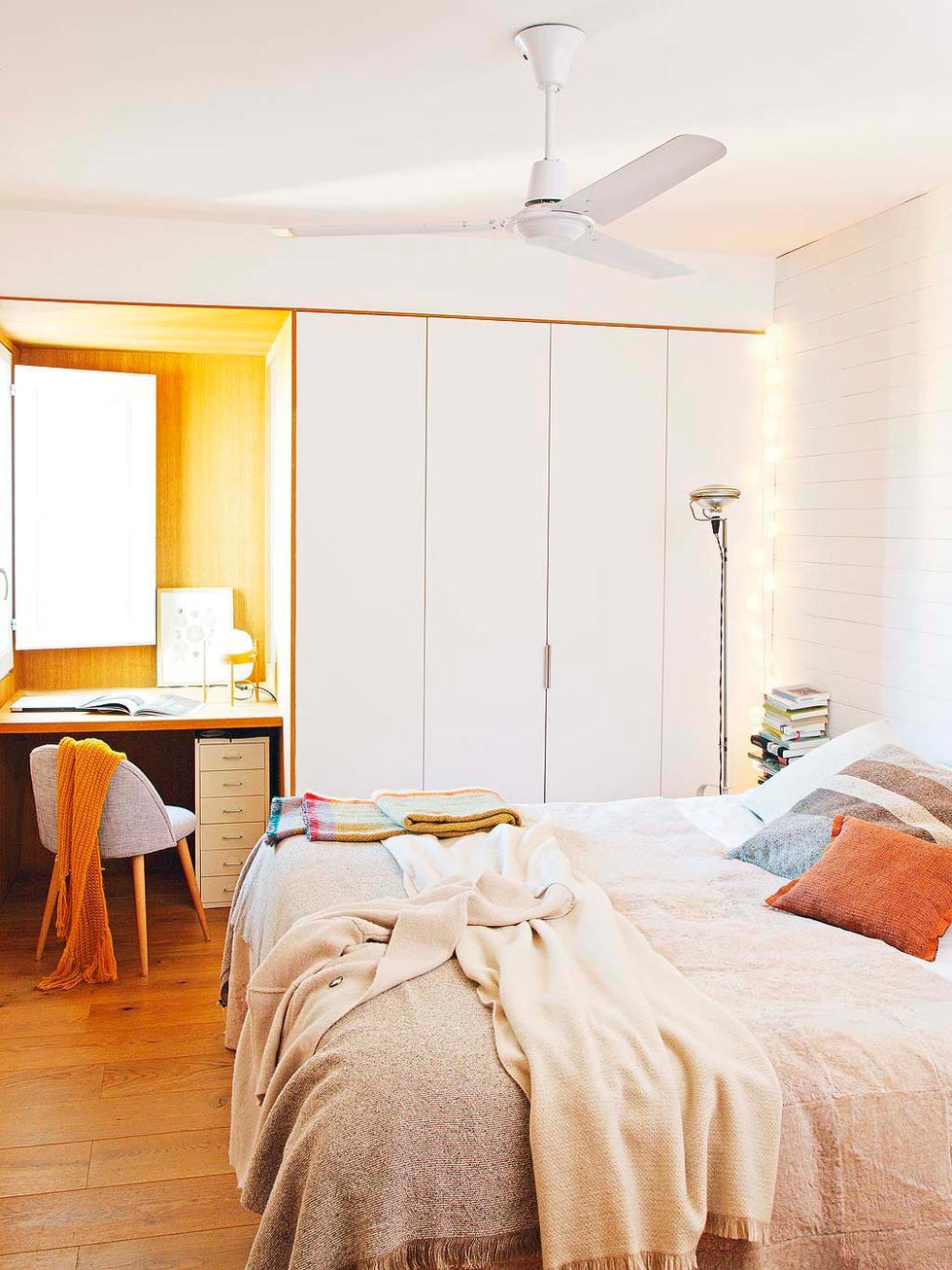 Bedroom, Furniture, Bed, Room, Bed sheet, Bed frame, Property, Interior design, Wall, Ceiling, 