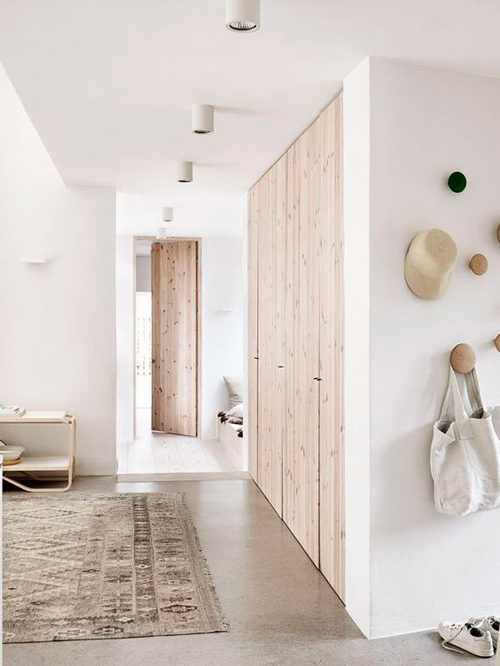 White, Floor, Room, Tile, Property, Interior design, Wall, House, Ceiling, Bathroom, 