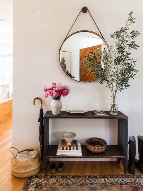 Furniture, Room, Shelf, Table, Interior design, Wall, House, Home, Living room, Floor, 