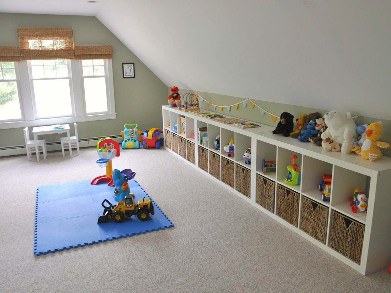 Room, Toy, Play, Kindergarten, Floor, Building, Child, Baby toys, Interior design, Flooring, 