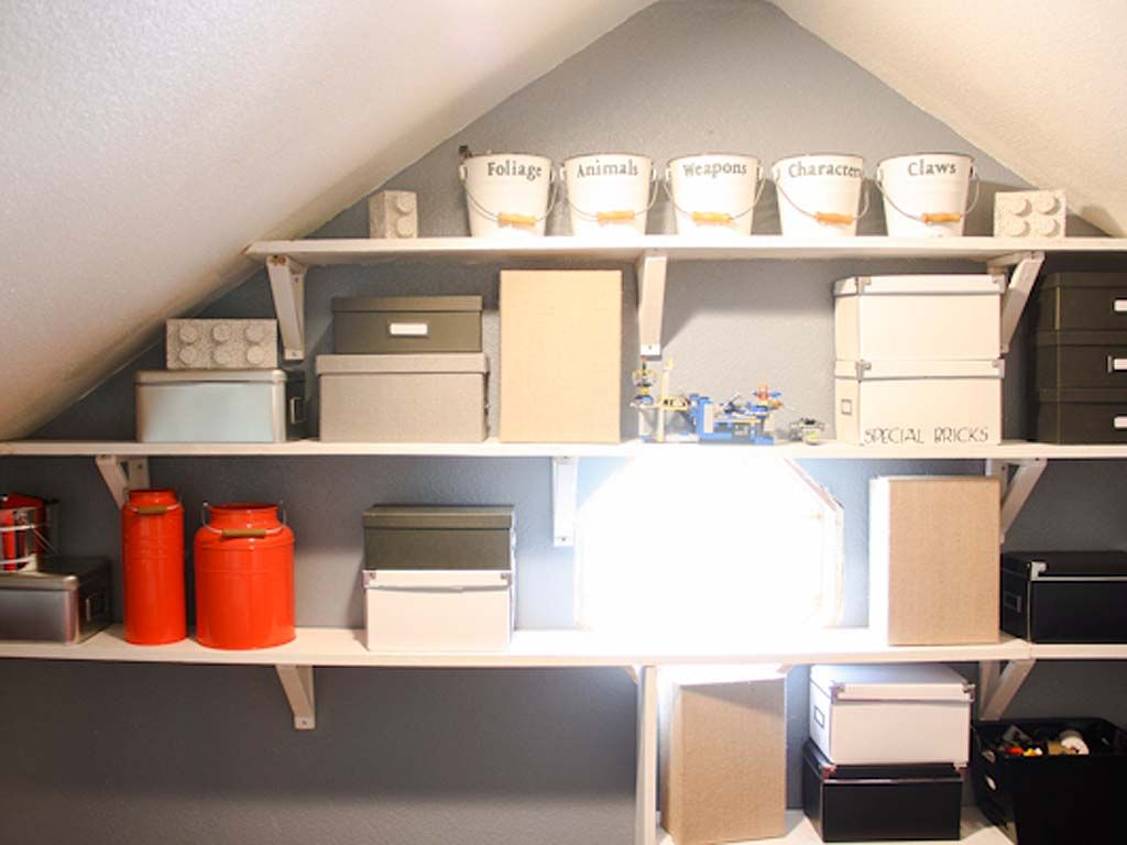 Shelf, Shelving, Furniture, Room, Interior design, Home, Bookcase, House, Building, Material property, 