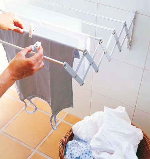 Bathroom, Room, Bathroom accessory, Cleaner, Textile, Linens, Hand, Household supply, Washing, Paper, 