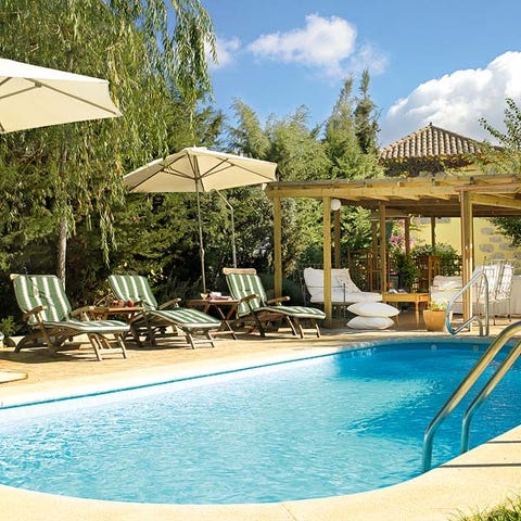 Swimming pool, Property, Water, Leisure, Resort, Furniture, Sunlounger, Real estate, Outdoor furniture, Chair, 