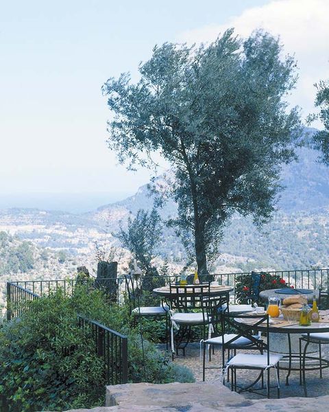 Table, Outdoor table, Outdoor furniture, Hill station, Patio, 