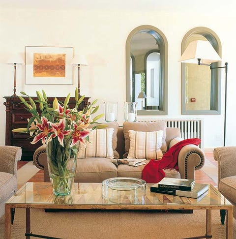 Room, Interior design, Furniture, Table, Bouquet, Living room, Interior design, Home, Couch, Centrepiece, 