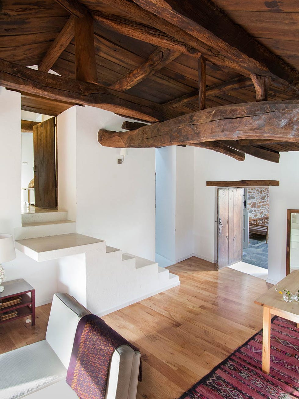 Room, Property, Building, Beam, House, Interior design, Ceiling, Furniture, Attic, Loft, 