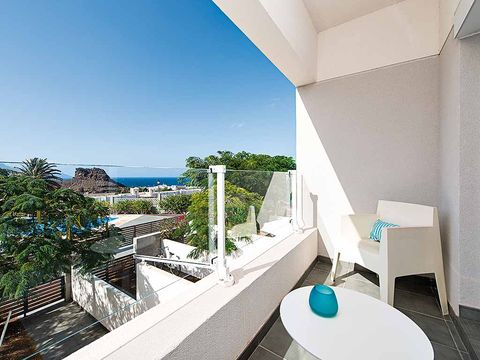 Property, Real estate, Furniture, Table, Apartment, Resort, House, Home, Azure, Balcony, 