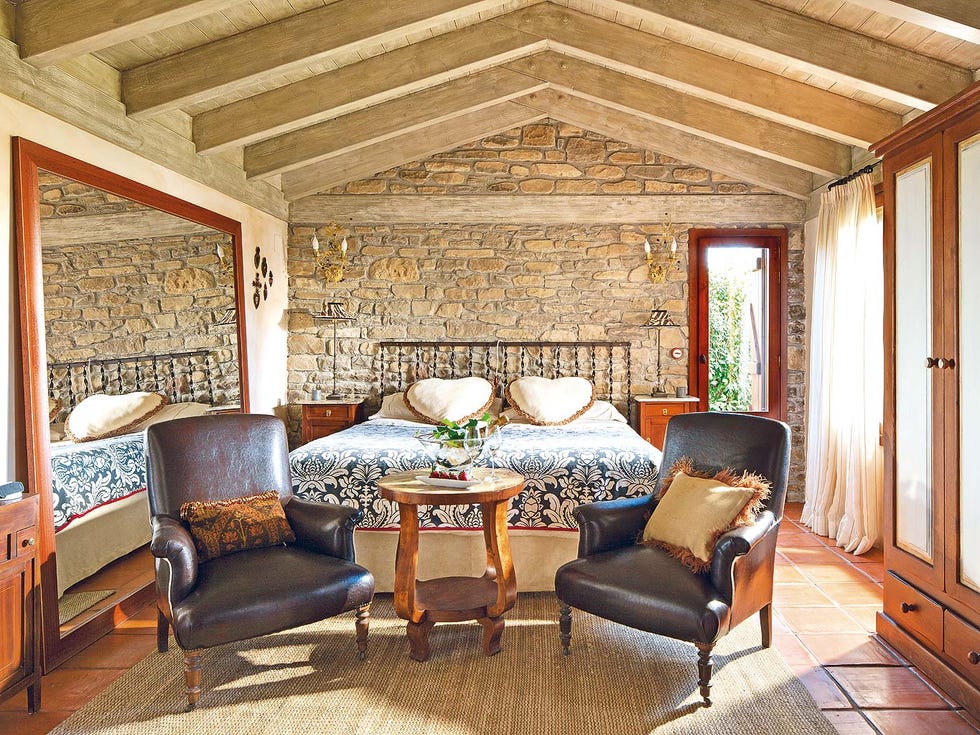 Room, Property, Ceiling, Interior design, Living room, Furniture, Building, Home, House, Wall, 