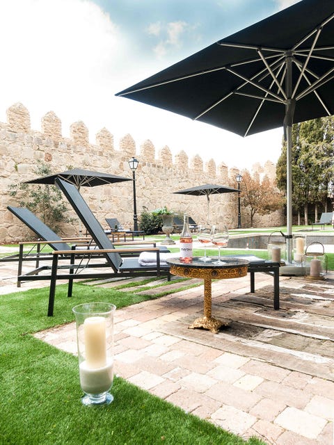 Table, Furniture, Architecture, Backyard, Pavilion, Tree, Yard, Patio, House, Building, 