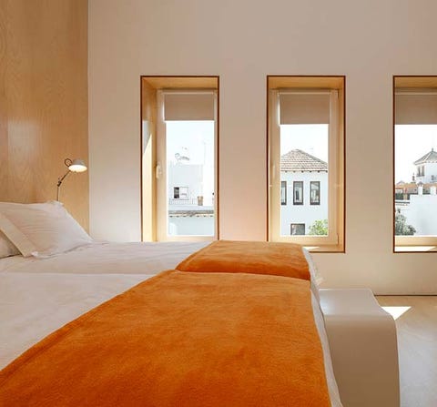 Bed, Room, Property, Interior design, Textile, Wall, Bedding, Floor, Linens, Bedroom, 