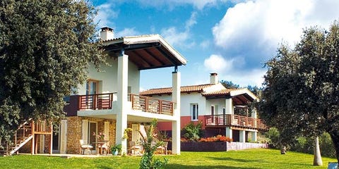 Plant, Swimming pool, Property, Residential area, House, Real estate, Building, Home, Outdoor furniture, Villa, Plant, Swimming pool, Property, Residential area, House, Real estate, Building, Home, Outdoor furniture, Villa,