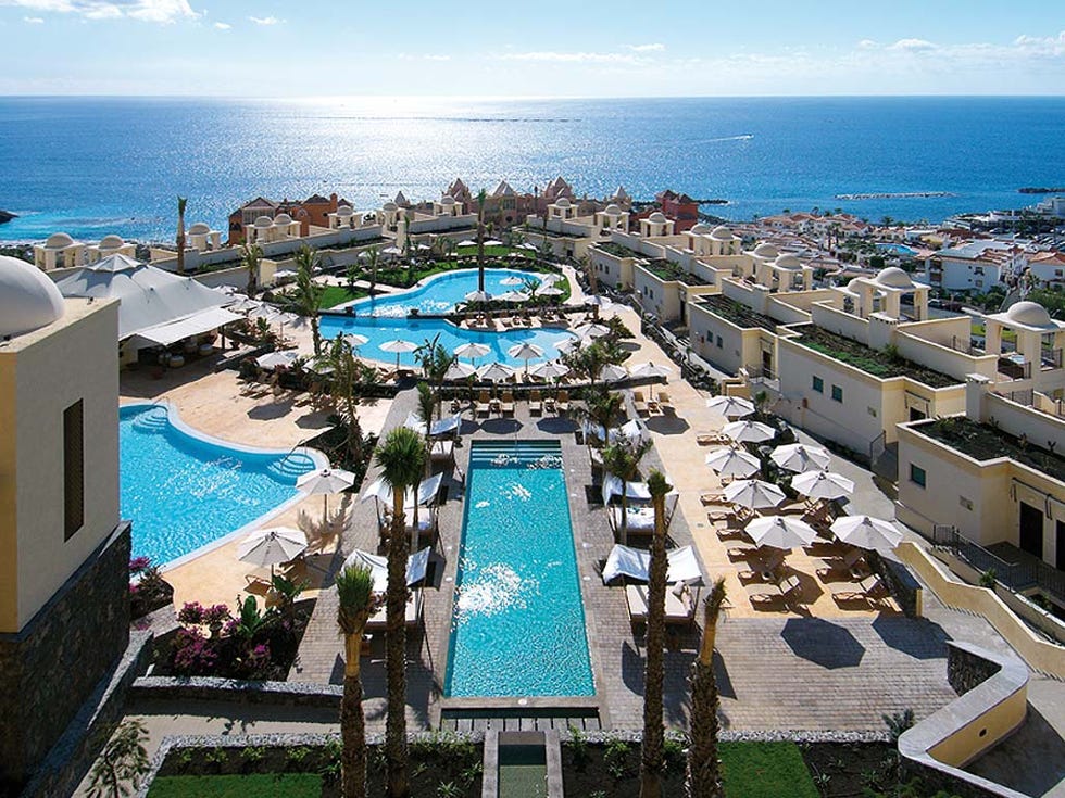 Swimming pool, Resort, Property, Vacation, Resort town, Town, Building, Seaside resort, Hotel, Real estate, Swimming pool, Resort, Property, Vacation, Resort town, Town, Building, Seaside resort, Hotel, Real estate,