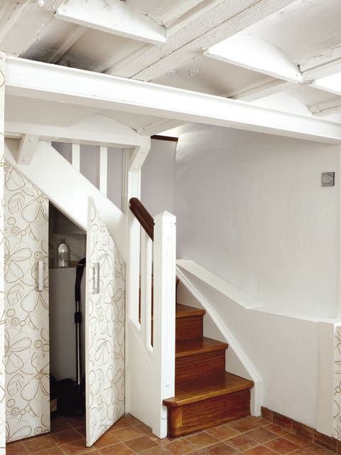 Wood, Floor, Stairs, Architecture, Property, Flooring, Room, Interior design, Wall, White, 