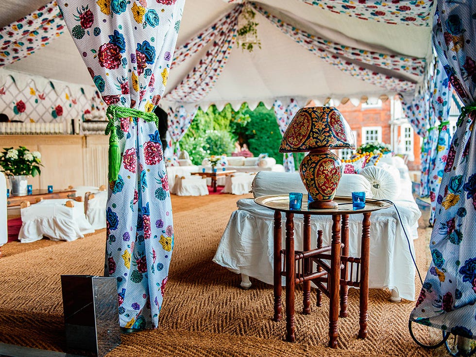 Interior design, Textile, Decoration, Room, Furniture, Linens, Interior design, Tablecloth, Home accessories, Creative arts, 