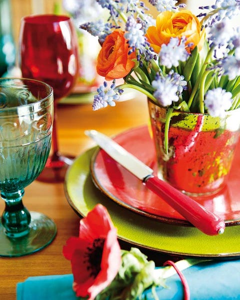 Serveware, Dishware, Drinkware, Glass, Flower, Bouquet, Petal, Tableware, Porcelain, Cut flowers, 