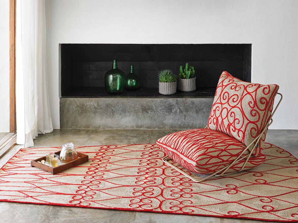 Room, Textile, Wall, Floor, Flooring, Interior design, Linens, Pillow, Bedding, Cushion, 