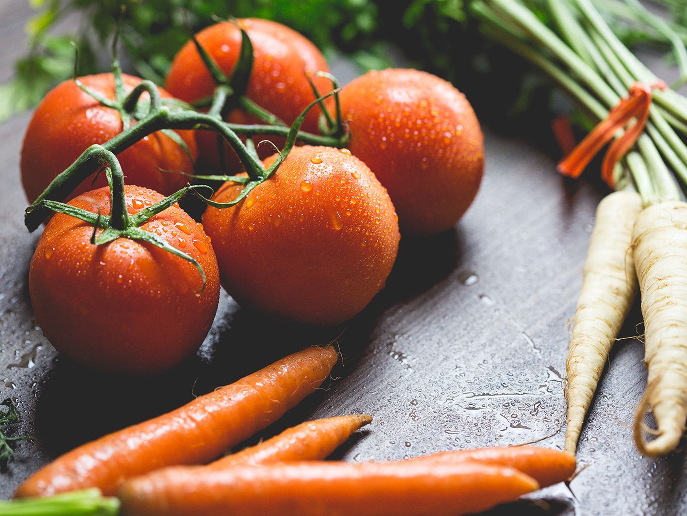 Natural foods, Food, Carrot, Vegetable, Local food, Root vegetable, Baby carrot, Vegan nutrition, Superfood, Produce, 