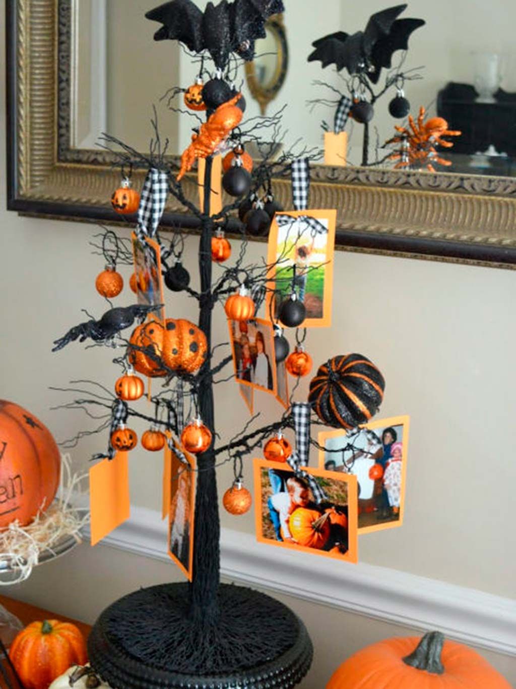 Orange, Pumpkin, Tree, Room, Lighting accessory, Plant, Branch, Jack-o'-lantern, Interior design, Interior design, 