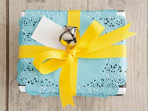 Yellow, Ribbon, Turquoise, Teal, Pattern, Aqua, Party supply, Insect, Arthropod, Pollinator, 